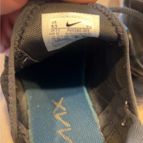 Nike Air Max 270 - Picture 6 of 7